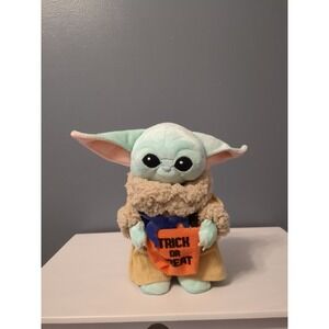 Disney Star Wars Grogu Baby Yoda The Mandalorian Halloween Plush. Needs Battery